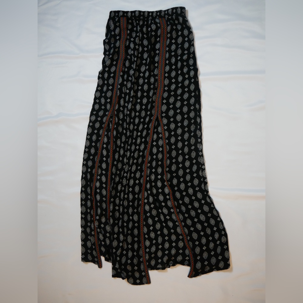 Small black patterned maxi skirt